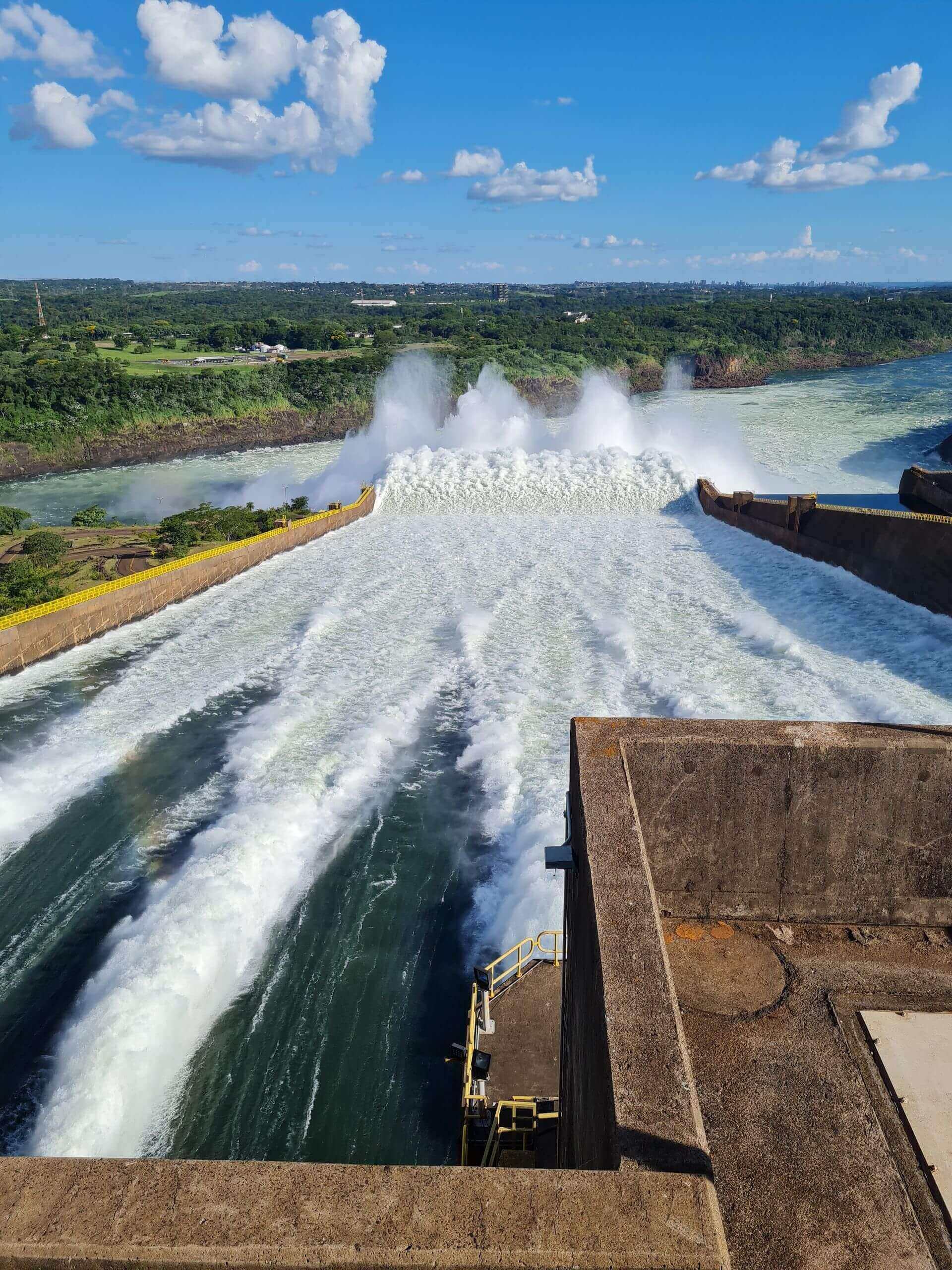 Decant system clearing at tailings facility